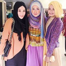 Hasil gambar untuk model jilbab terbaru 2015 ala dian pelangi