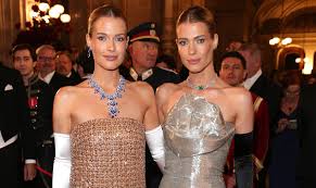 Princess Diana's Twin Nieces Are Regal in Gold and Silver at the Vienna Opera Ball