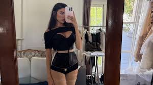 Madison Beer Stuns in Bustier Top & Teeny Tiny Micro Shorts