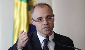 André Mendonça desobriga banqueiro de depor em CMPI