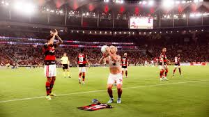 Com homenagem de Arrascaeta a Oscar, Flamengo faz Bahia como nova 'vítima', embala 5ª vitória seguida e segue 'caça' ao Palmeiras