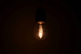 Sem cobrança: conta de luz traz alívio inesperado para os brasileiros em março