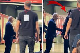 Kolundan çekip durdurdu! Aziz Yıldırım'a Samsun'da sürpriz karşılama — Son Dakika
