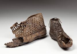 Ancient Roman leather sandals found in Cologne, Germany. (3545x2480) : r/ArtefactPorn