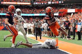 SU rolls in season opener