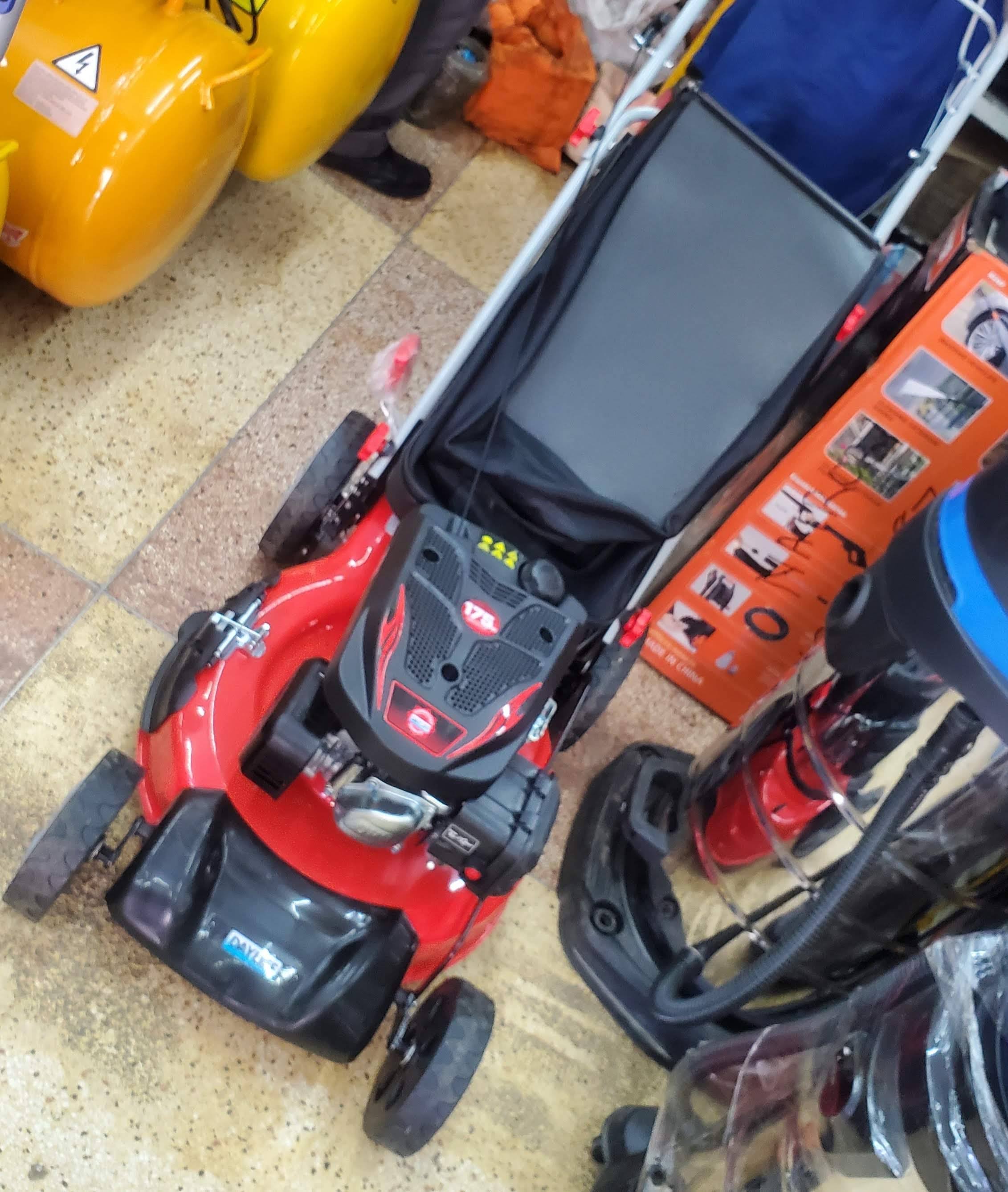 4HP 18inch Petrol Lawn Mower Dayliff