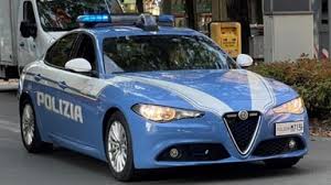 Modena, doppio arresto della Polizia: in manette una donna e un ricercato internazionale