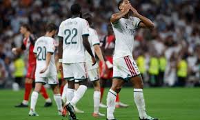 ريال مدريد يكتسح فاييكانو برباعية ويواصل مطاردة برشلونة في الدوري الإسباني