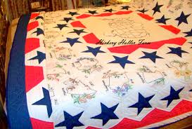 Résultat de recherche d'images pour "hand embroidered quilt with State Birds"