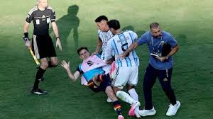 Más problemas para Argentina: FIFA investiga puñetazo de Nahuel Molina en la final del Mundial