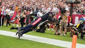 Toe-drag swag! Diggs flashes body control with athletic TD catch on fourth down