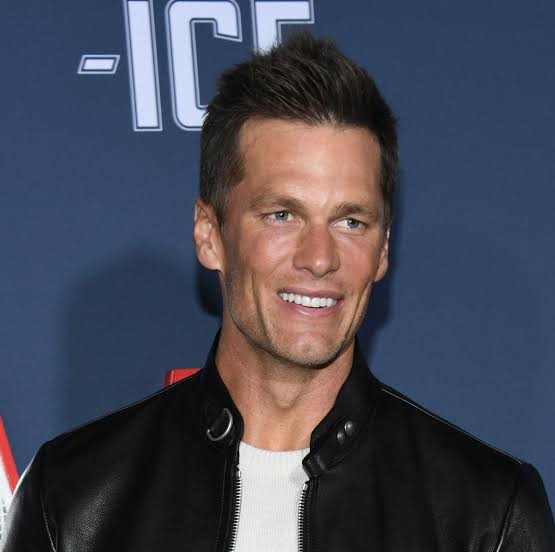 Tom Brady: Biography, NFL Quarterback, 7x Super Bowl Winner