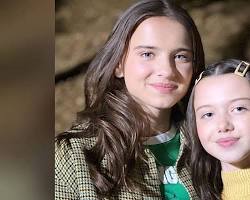 Image of Violet McGraw and Madeleine McGraw together