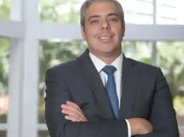 Milton Maluhy, CEO do Itaú, é alvo de piadas por postura de "xerife" no caso Master