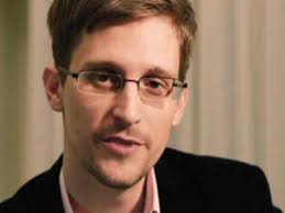 Hội đồng An ninh quốc gia Mỹ từ chối bình luận về những lời kêu gọi này. Edward Snowden nhận được sự ủng hộ của báo The New York Times (Mỹ) và The Guardian ... - 16-snowden-03f17