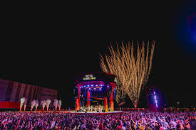 Ivete Sangalo leva turnê Ivete Clareou à Marina da Glória com convidados especiais