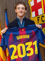 Barcelona anuncia contratação do atacante Anthony Gordon, ex-Newcastle