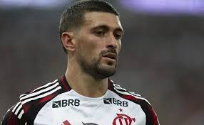 Arrascaeta faz exigência para renovar com o Flamengo e quer salário de R$ 2,8 milhões