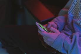 Montpellier : ils tabassent un homme dans le tramway et lui crachent dessus pour un téléphone