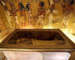 Image of flooded tomb chamber in the Valley of the Kings