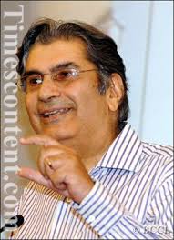 Vinod Mehta, Editor-in-Chief of Outlook Group makes a point during Indo - Vinod-Mehta