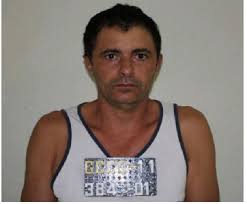 Edivalson Próspero da Silva, 44, preso com o nome falso de Paulo Alves de Souza, 44, o “Tiozinho”. Foi reconhecido no roubo da agência de Aripuanã ... - 0312ARMAS015