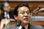 El congresista Eduardo Salhuana, participa en el debate parlamentario de la sesión ordinaria del Pleno. - 051215_29b