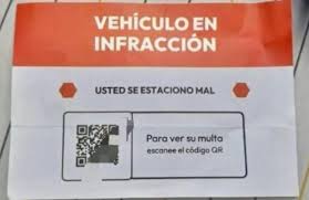 Alertan por estafas con supuestas infracciones de tránsito que dejan en los parabrisas de los autos