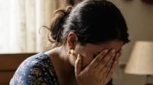 फ्लैट में खून से लथपथ मिला महिला का शव, शरीर पर नहीं थे कपड़े, हाल ही में छोड़ी थी नौकरी