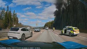 Bilbrann på E6 i Lillestrøm – trafikken går som normalt igjen