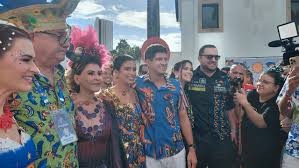 Ao lado de aliados, João Campos chega ao café da manhã do Galo