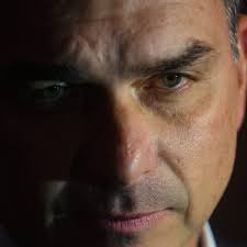 Setor privado vê Flávio deslocado do debate nos EUA e com atuação constrangedora; leia bastidor