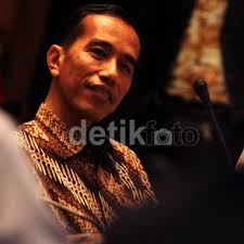 Oleh karenanya, Jokowi berencana untuk membeli lahan seluas 2,3 hektare di kawasan Muara Baru, Jakarta Utara, untuk menampung warga Pluit tersebut. - jokowi11agungdalam