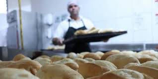 Travail le 1er-Mai : Sébastien Lecornu autorise les boulangers et les fleuristes à ouvrir