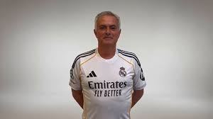 Florentino Pérez anuncia el regreso de José Mourinho al Real Madrid con su candidatura y manda un guiño: "MOUcha historia por hacer"