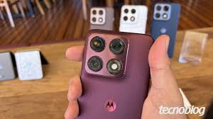 Edge 70 Pro, com quatro câmeras de 50 MP, chega ao Brasil; saiba quanto custa