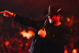 El cantante Alfredo Olivas anuncia pausa indefinida tras gira