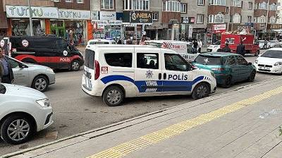 Erzurum'da yol verme kavgasında bıçaklar çekildi - ASAYİŞ