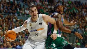 El Real Madrid cierra la histórica temporada del Unicaja Málaga