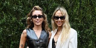 Miley Cyrus Calls Out Mom Tish's 'Hot' Dating Advice