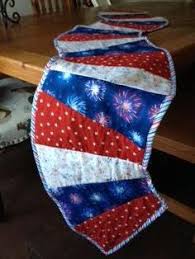 Résultat de recherche d'images pour "4th of July table runners"