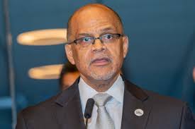 NYC Schools Chancellor David Banks resigns amid federal investigations 
hitting City Hall