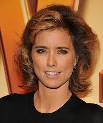 Tea Leoni wore an exquisite pair of 2.5-carat old European-cut drop earrings at the premiere of &#39;The Heist.&#39; - Tea%2BLeoni%2BDangle%2BEarrings%2BDangling%2BDiamond%2BLUA_jK13cR0l