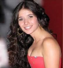 Paula Fernandes de Souza é uma cantora mineira de Sete Lagoas, nascida em 28 de agosto de 1984. Ganhou notoriedade e fama ao ter suas músicas incluídas em ... - 16203630