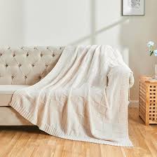 Amazon.com: CozeCube Manta de punto a cuadros blanco crema para sofá, manta decorativa de Navidad suave y acogedora manta de punto cálida para cama, sofá, sala de estar, 60 x 80 pulgadas :