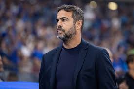Artur Jorge aposta em mudanças no Cruzeiro