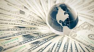 Dólar cai a R$ 5,08 e Bolsa recua influenciados por balanços e petróleo