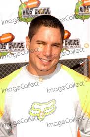 Dave Mirra Photo - Dave Mirra at the Nickleodeon 16th Annual Kids Choice Awards 2003 Arrivals &middot; Dave Mirra at the Nickleodeon 16th Annual Kids&#39; Choice ... - 09f5bbfee55eec5