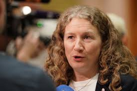 Avgiftskutt trer i kraft som planlagt: «Pinlig for Høyre»