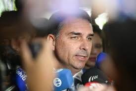 A nova data para Flávio Bolsonaro depor à PF sobre calúnia contra Lula